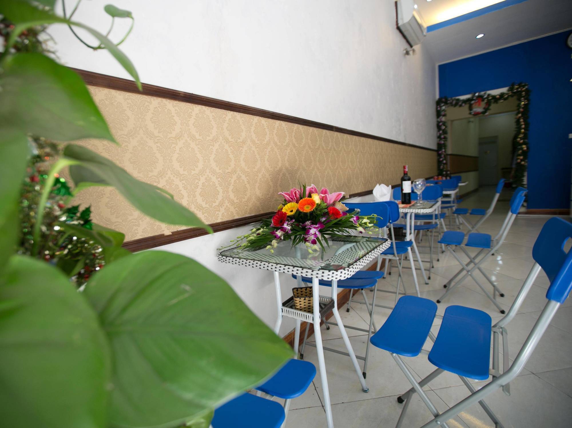 Oyo 376 A Dong Hotel Ханой Экстерьер фото